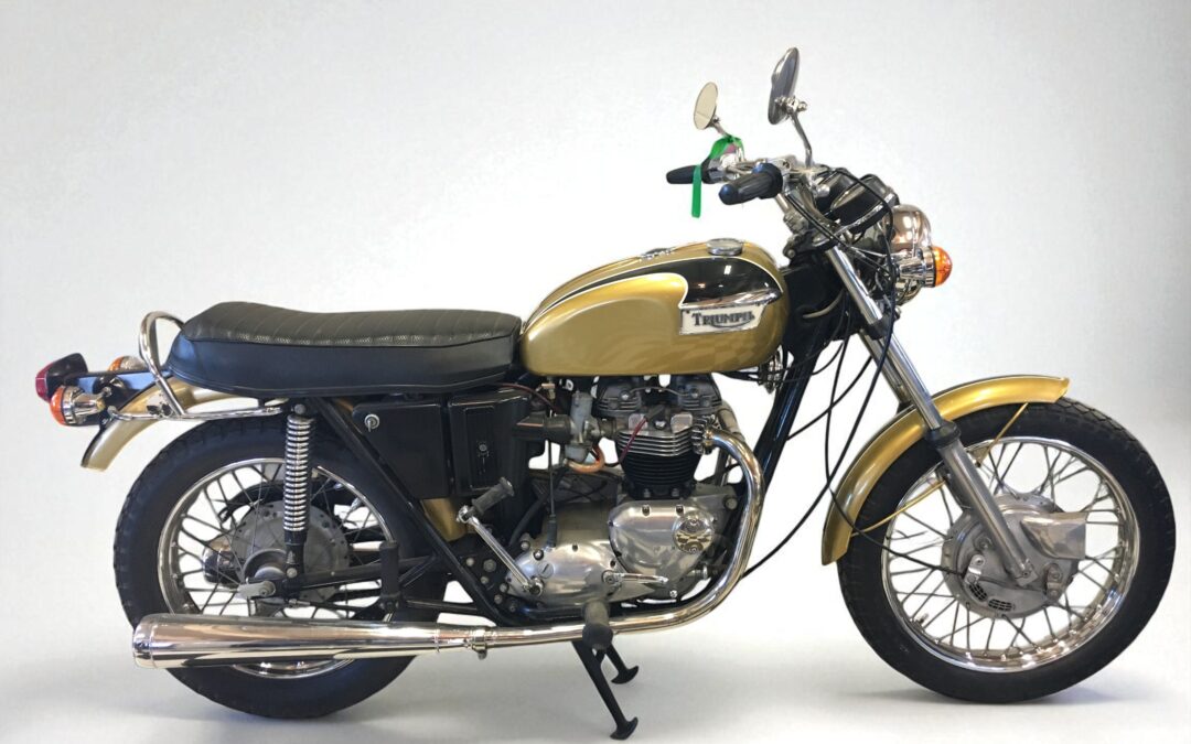 SOLD   1971 TRIUMPH BONNEVILLE 650 T120R  NUMBERS MATCHING AS IS  $2,999.