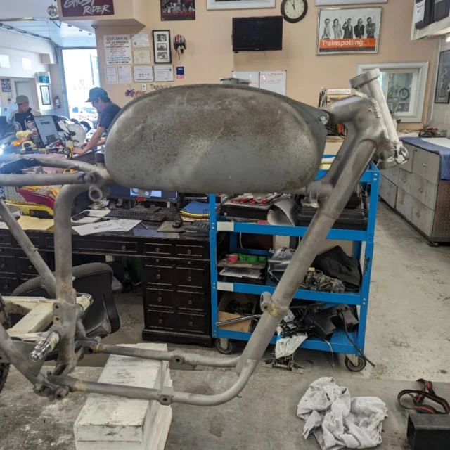 BSA Bushman tank on Tricanuki  custom build. Rubber mounted.